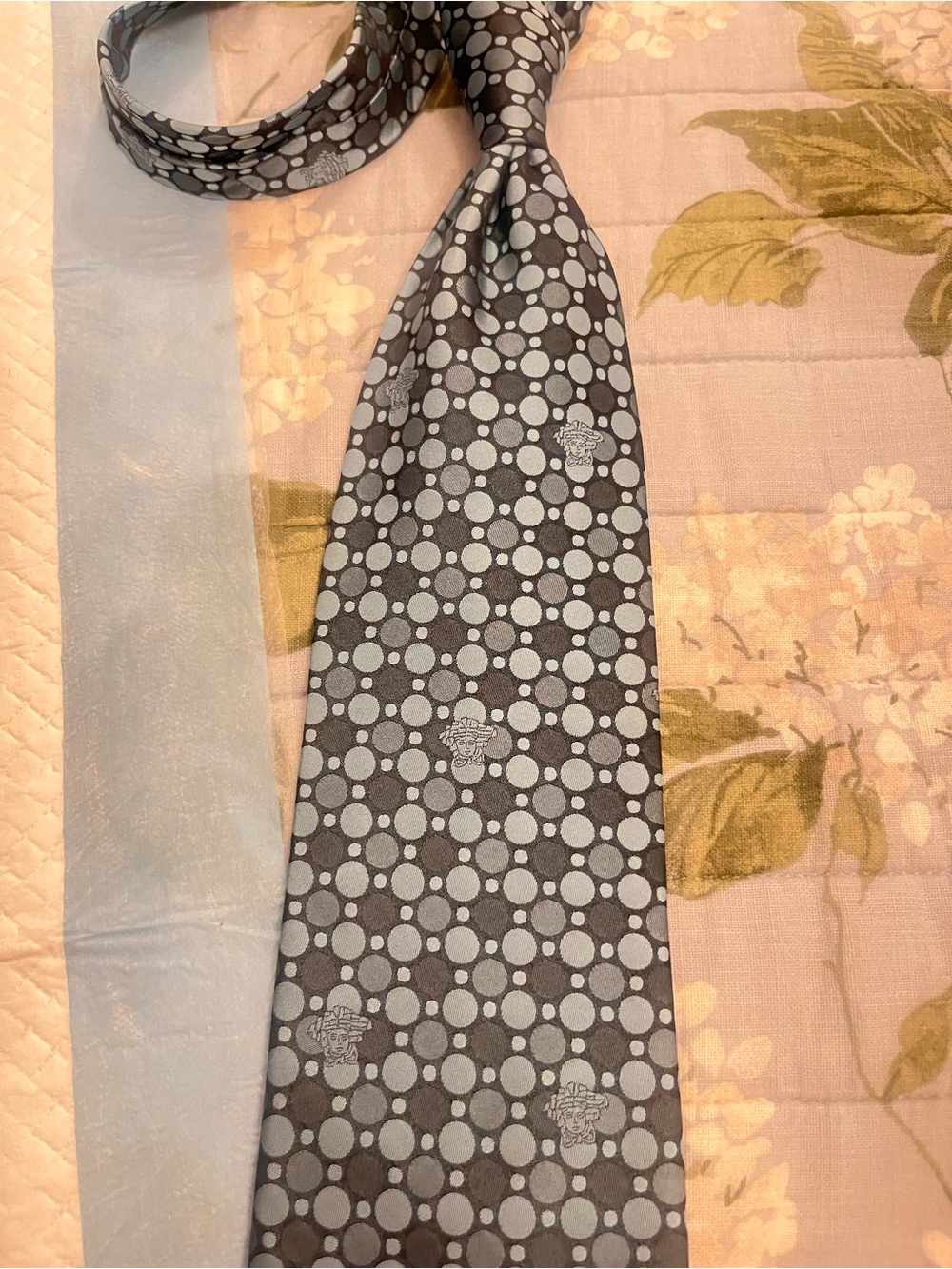 Classic Gray Polka Dot Silk Tie - Versace Made in Italy 🇮🇹 beautiful
